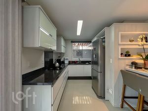 Image 15 - 705070
