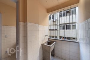 Image 9 - 705320