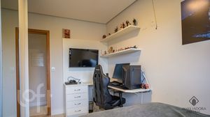 Image 19 - 705506