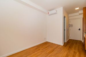 Image 3 - 705957