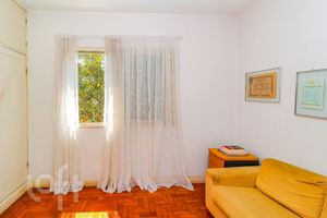 Image 21 - 706058