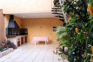 Image 19 - 711282