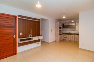Image 1 - 712918