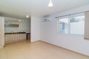 Image 3 - 712918