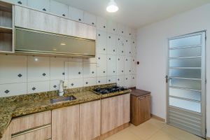 Image 18 - 712918