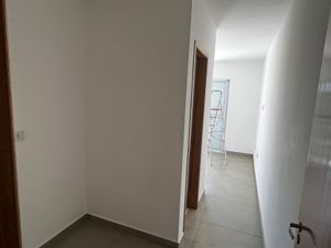 Image 7 - 717203