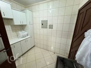 Image 12 - 717412