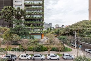 Image 9 - 717498