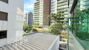 Image 20 - 717498