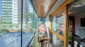 Image 4 - 717498