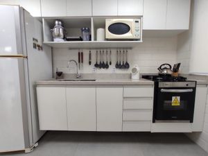 Image 4 - 718385