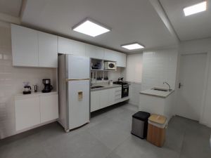 Image 7 - 718385