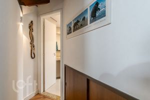 Image 10 - 718443