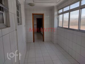 Image 10 - 724111