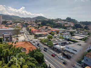 Image 16 - 724111