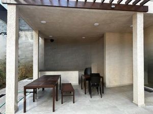 Image 9 - 724872