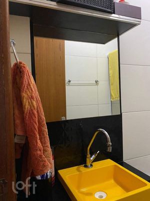 Image 9 - 725982