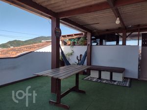Image 11 - 725982