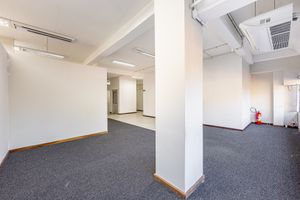 Image 18 - 726263