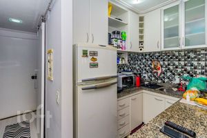Image 10 - 726415