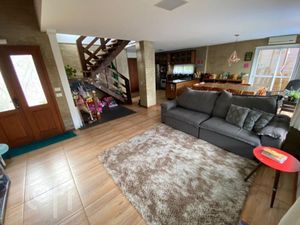 Image 8 - 726536