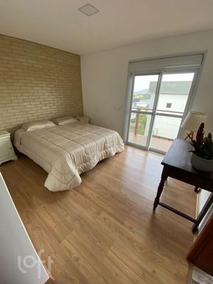 Image 19 - 726536