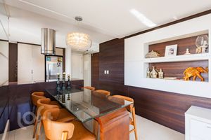 Image 12 - 726622