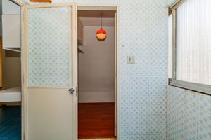 Image 37 - 726676