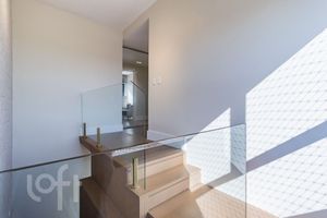 Image 22 - 726677