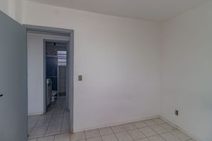 Image 21 - 726704
