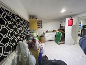 Image 29 - 726868