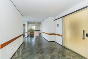Image 35 - 727426