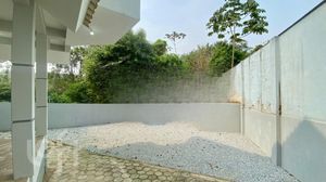 Image 15 - 728689