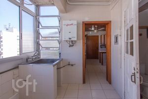 Image 8 - 728861