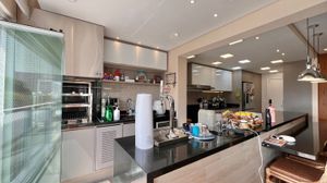 Image 19 - 728915