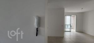 Image 28 - 728935