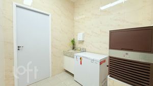 Image 32 - 729356
