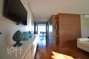Image 12 - 729516