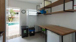 Image 34 - 729632