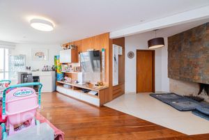 Image 3 - 729748