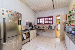 Image 20 - 729895