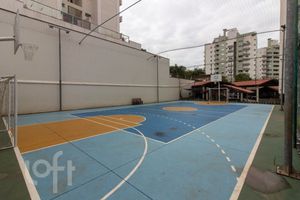 Image 19 - 729945