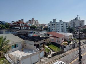 Image 14 - 729947