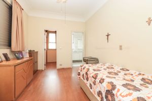 Image 35 - 730112