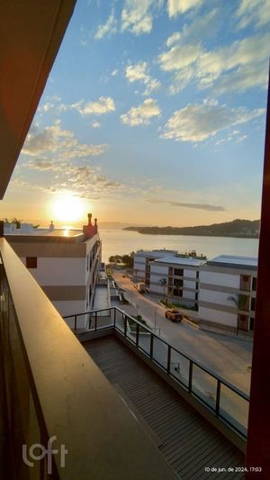 Image 8 - 731525