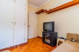 Image 32 - 731582