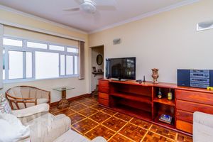 Image 1 - 731582