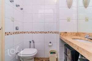 Image 38 - 731582