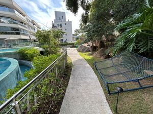 Image 34 - 731792