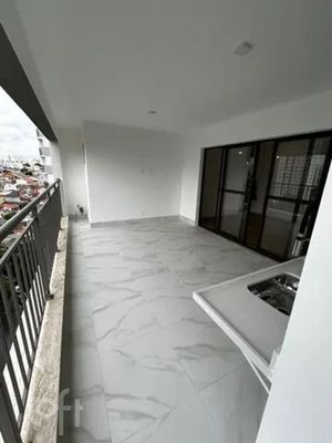 Image 17 - 732000
